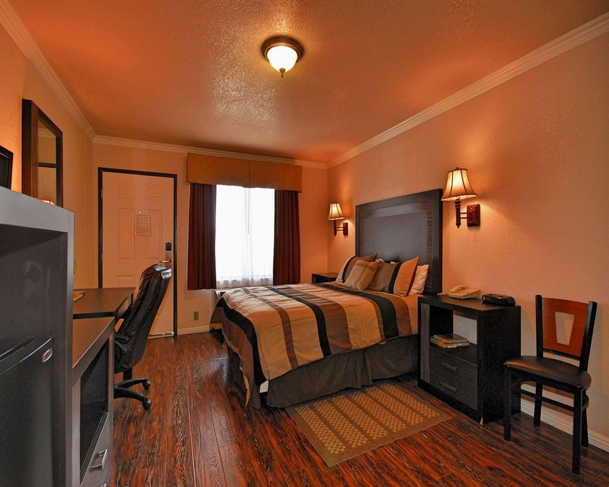 Santa Clarita Motel - Near Six Flags Magic Mountain - Valencia Extérieur photo